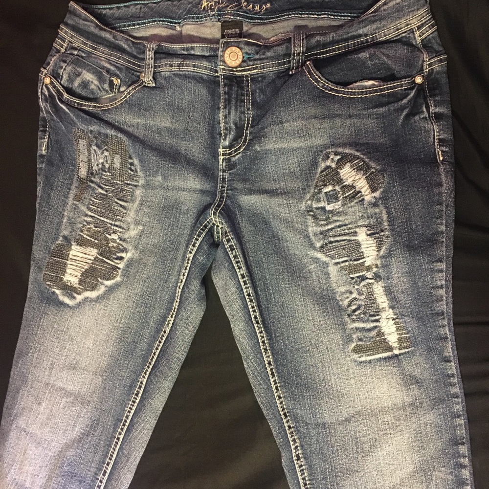 Ariya Jeans medium wash distressed